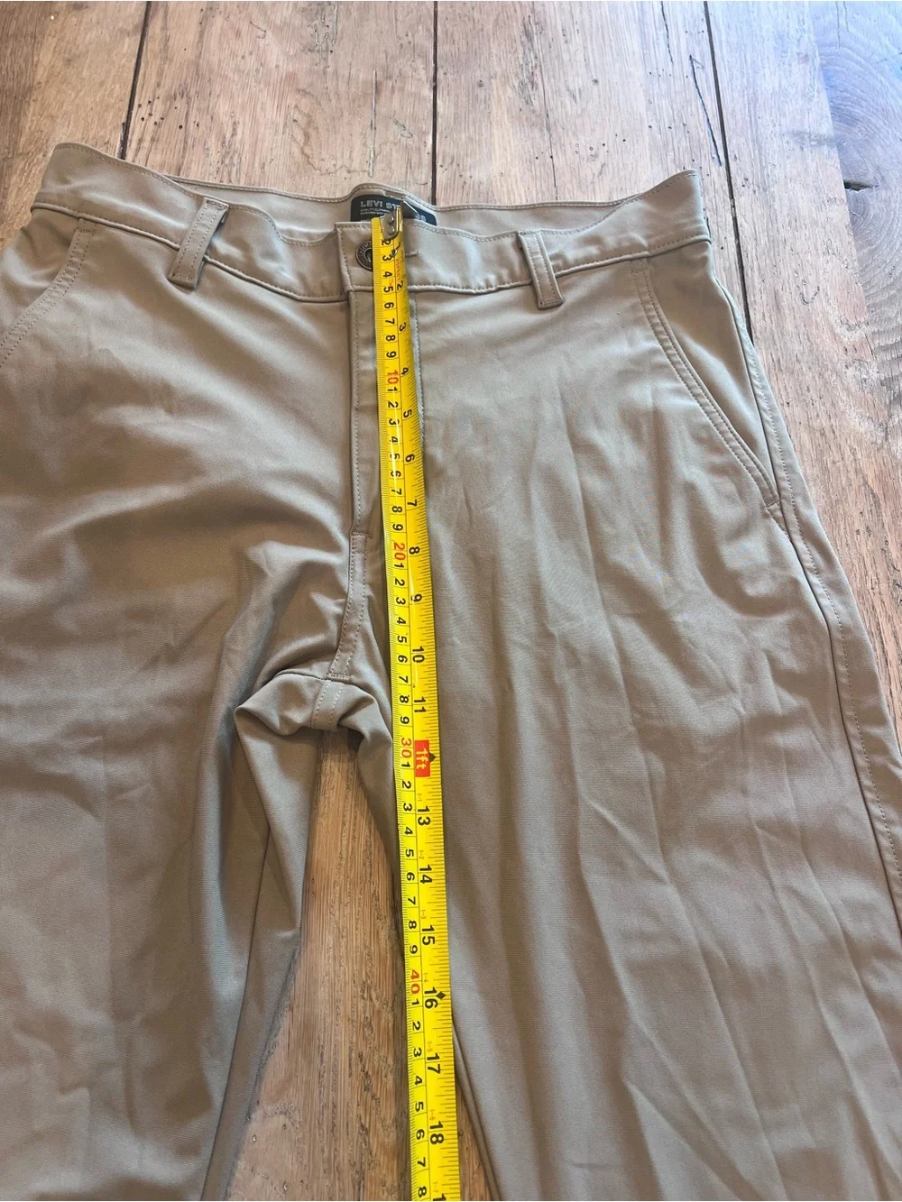 Levis slim straight